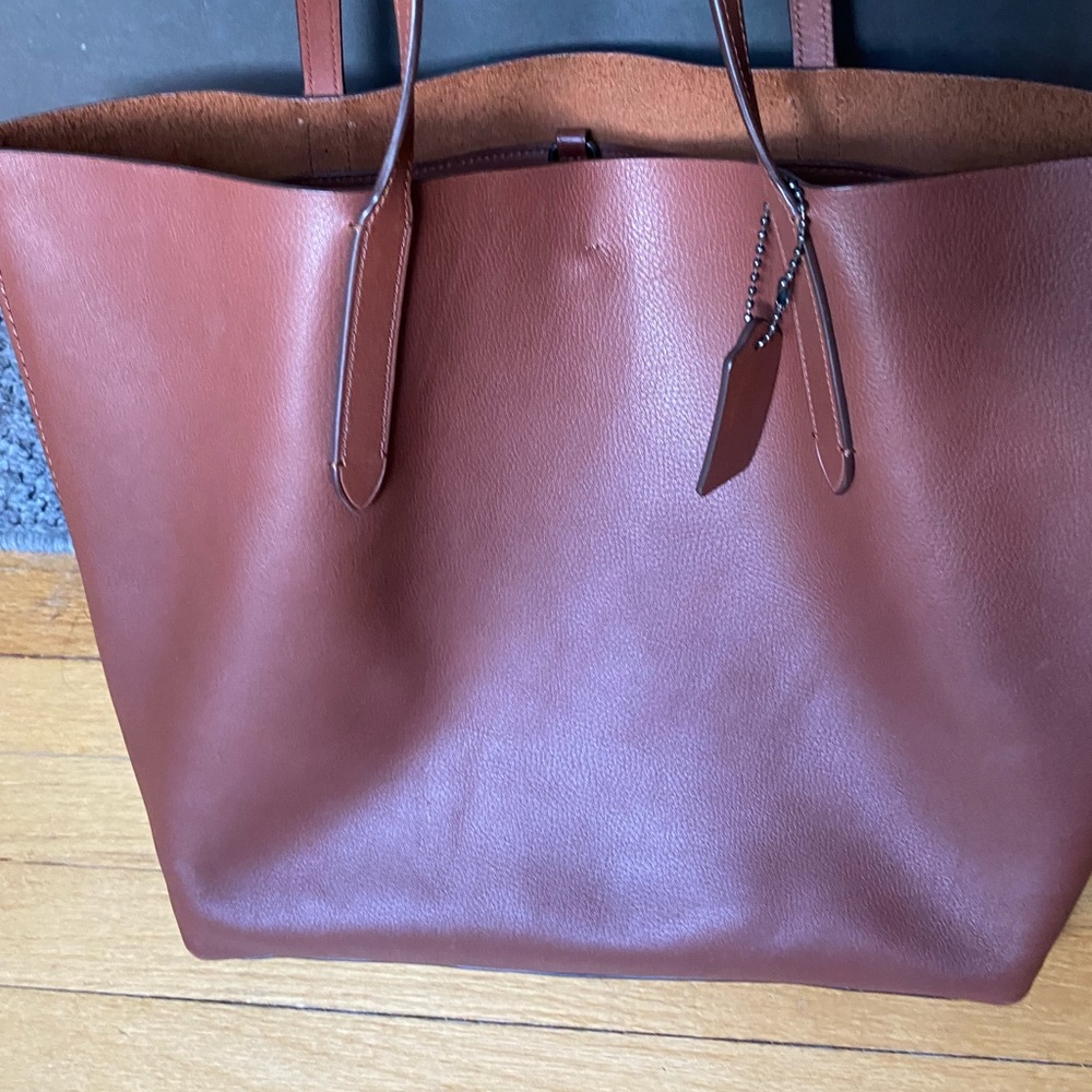 Coach leather tote with inside pocket